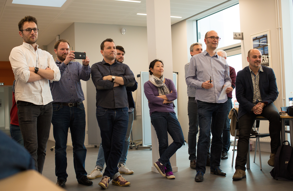 Les participants votent pour le projet auquel ils souhaitent contribuer